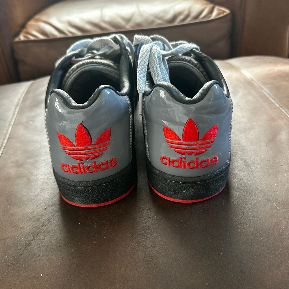 Adidas Black Superstar Sneakers with White Stripes and Red Sole Size 10.5 - Picture 4 of 9